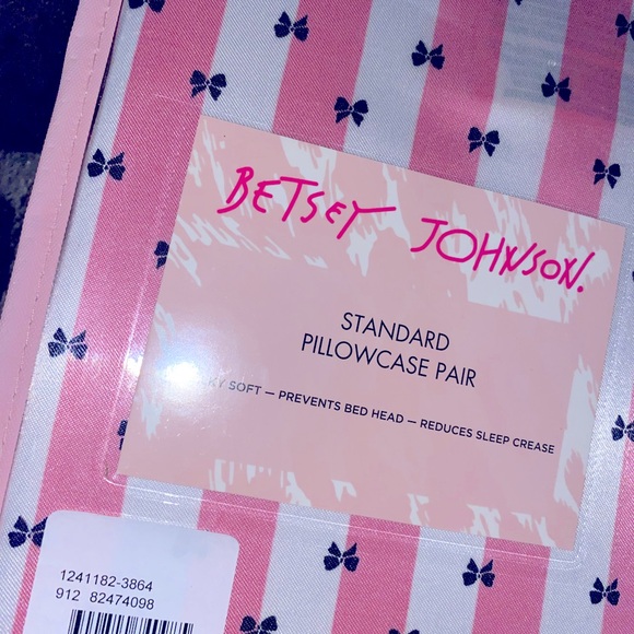Betsey Johnson pillowcase set,NWT,polyester pillowcases,pillowcase set - Picture 5 of 8